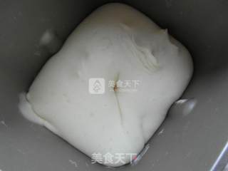 培根沙拉面包的做法步骤：2