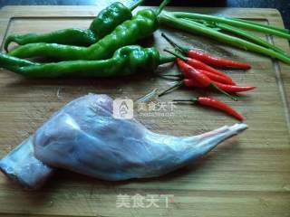 香辣兔子肉的做法步骤：1