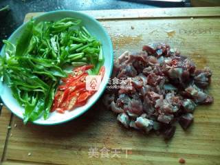 香辣兔子肉的做法步骤：2