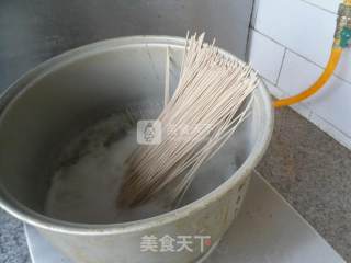 荞麦炸酱面的做法步骤：2