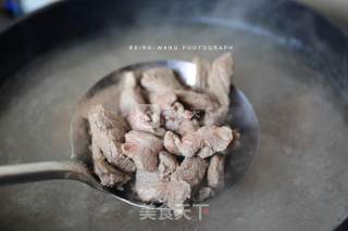 葱爆羊肉的做法步骤：3