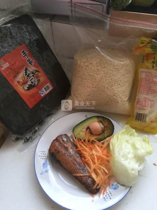 鳄梨寿司的做法步骤：1