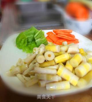 嫩笋炒肉的做法步骤：3