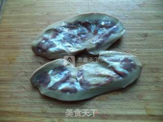 芹菜猪腰子的做法步骤：2