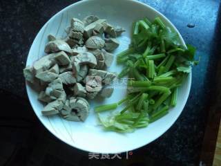 芹菜猪腰子的做法步骤：5