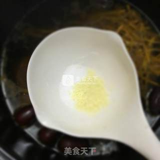龙骨煲虫草花的做法步骤：7