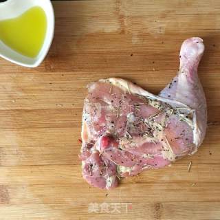 迷迭香烤鸡腿的做法步骤：1