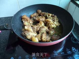 回炒猪脚的做法步骤：5