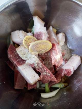 菠萝咕噜肉的做法步骤：2