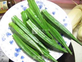 蒜茸粉丝蒸秋葵的做法步骤：2