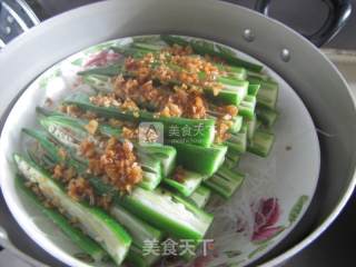 蒜茸粉丝蒸秋葵的做法步骤：6