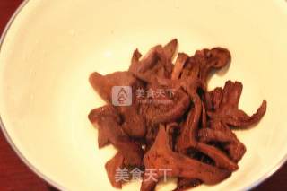 杂蔬炒红蘑的做法步骤：3