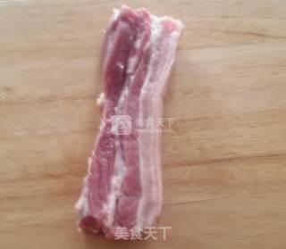 五花肉辣白菜垫豆腐的做法步骤：1