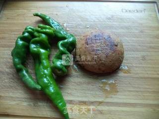 青椒豆腐丸子的做法步骤：1