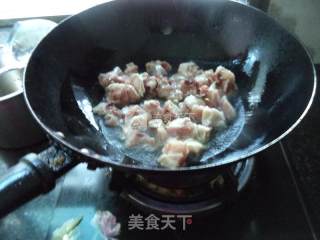 木耳鸡丁的做法步骤：3