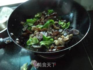 木耳鸡丁的做法步骤：10