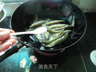 西芹焖泥湫的做法步骤：8