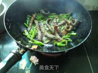 西芹焖泥湫的做法步骤：15