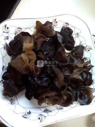 韭菜木耳虾仁馅饼的做法步骤：5