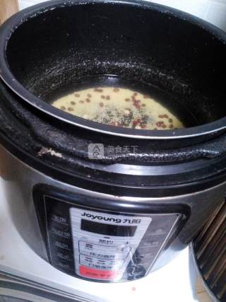 小米红豆粥的做法步骤：3
