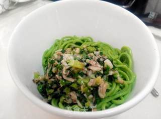 陕西特色面条之——葱油香菇菠菜面的做法步骤：7