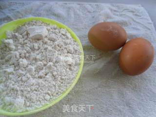 鸡蛋饼的做法步骤：1