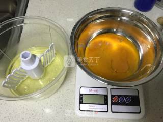 土鸡蛋的戚风蛋糕……的做法步骤：2