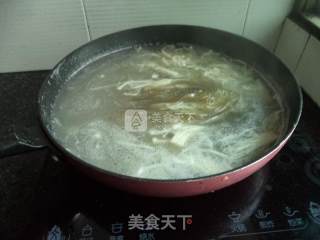猪肉金针菇粉丝汤的做法步骤：8