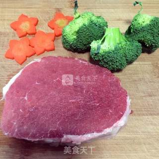 铁板牛排套餐的做法步骤：1
