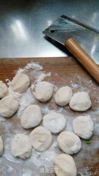 水煎饺的做法步骤：4