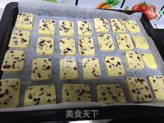 蔓越莓饼干的做法步骤：11