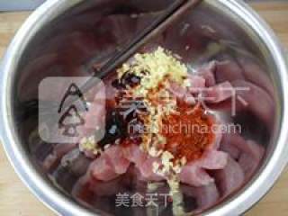 菠萝猪肉串的做法步骤：2