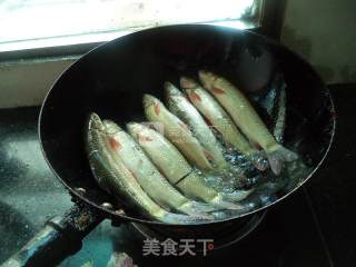 青椒河鱼的做法步骤：2