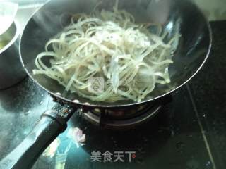 酸辣鸡蛋粉丝的做法步骤：7