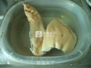 干蒸红枣猪蹄的做法步骤：1