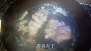 黄豆炖猪蹄的做法步骤：2