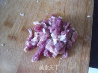 肉丝炒面条的做法步骤：1
