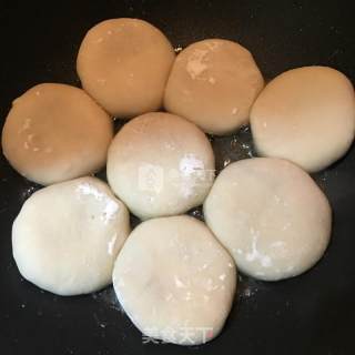 白菜猪肉馅饼的做法步骤：12