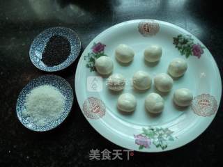 黑芝麻糯米粑的做法步骤：2