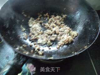 芹菜墨鱼木耳豆腐丝的做法步骤：3