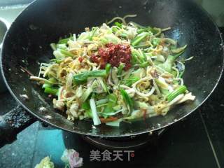 芹菜墨鱼木耳豆腐丝的做法步骤：14