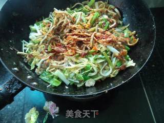 芹菜墨鱼木耳豆腐丝的做法步骤：15