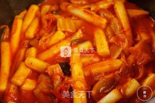 韩式泡菜炒年糕一厨作铸铁锅版的做法步骤：6