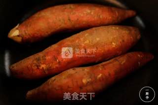 超级简单的珐琅锅烤红薯一厨作铸铁锅版的做法步骤：1