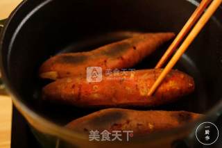 超级简单的珐琅锅烤红薯一厨作铸铁锅版的做法步骤：3