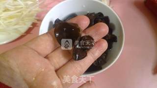 温拌木耳海带丝的做法步骤：2