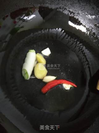 酱烧鲫鱼的做法步骤：2