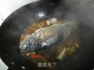 酱烧鲫鱼的做法步骤：5