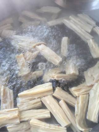 腐竹香麦的做法步骤：1