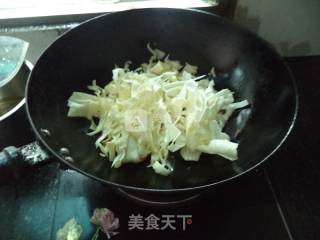 包菜丝炒面的做法步骤：4